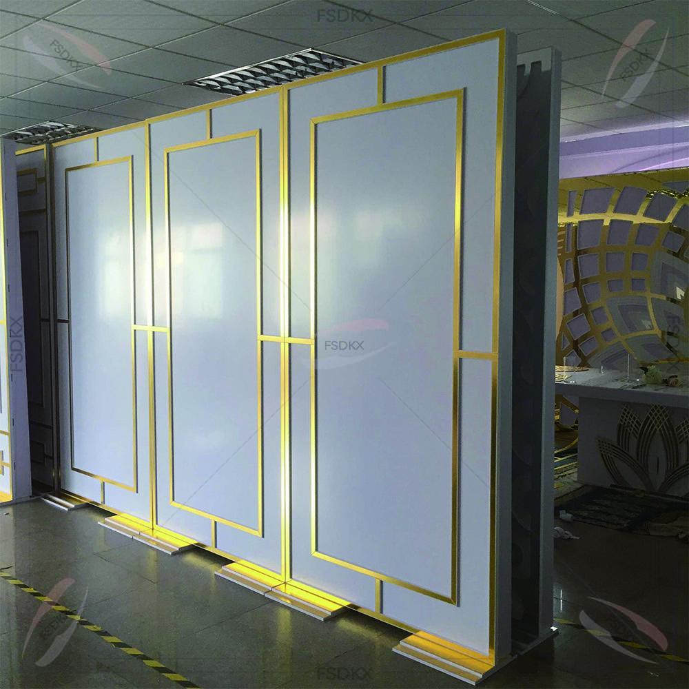 Shiny Gold Party Supplies Back - Event Party Supply Rental 评论和价格